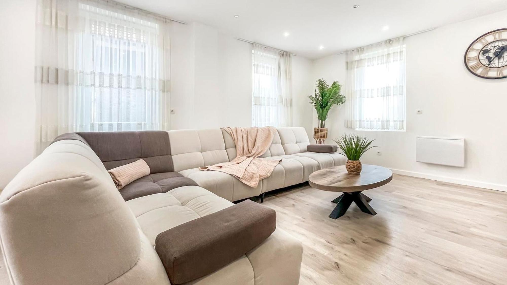 Homey Sakine- Proche Centre- Netflix- Wifi Cluses Dış mekan fotoğraf